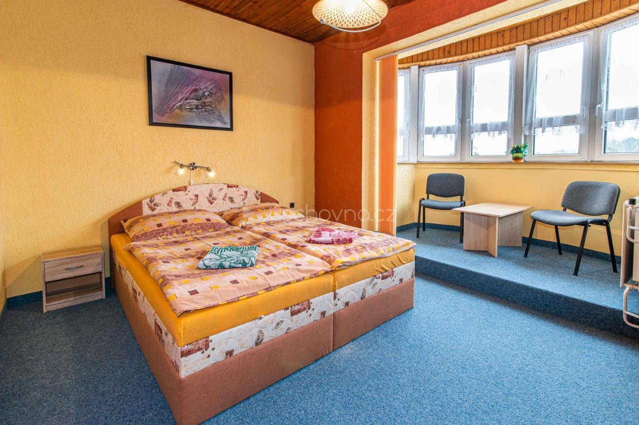Pension Astoria Клаштерец-над-Огржи Экстерьер фото
